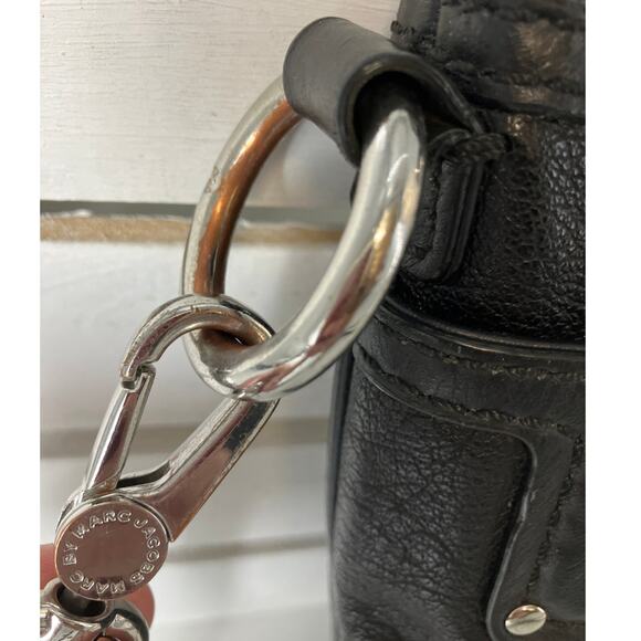 MARC BY MARC JACOBS SMALL BLACK LEATHER WOMENS CROSSBODY BAG - Picture 3 of 16